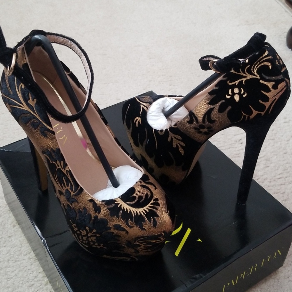 New Paper Fox Yoko Heels